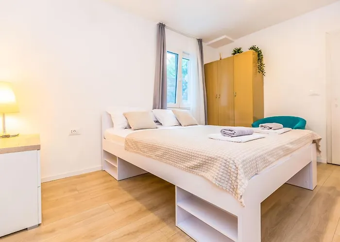 Maestral Apartment Makarska