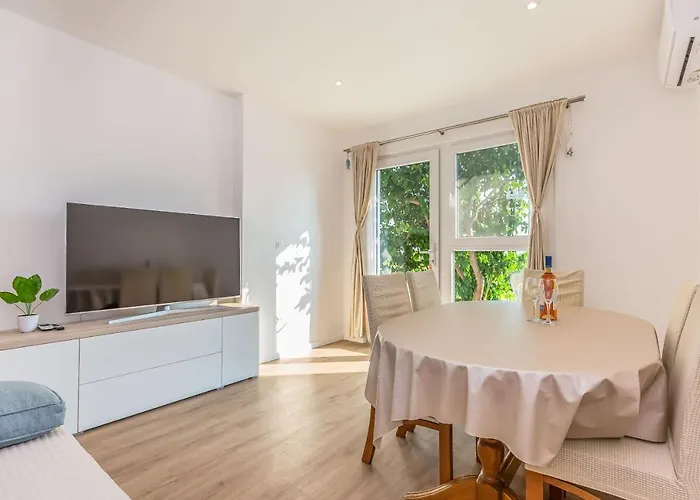 Apartment Maestral